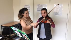 Violin teachers in Meadow Heights